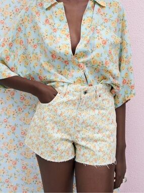 Zara Denim High Waist Floral Women's Distressed Shorts Size 4